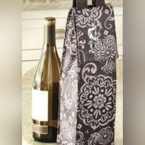 Thirty-oneBrown and White Floral Wine Tote